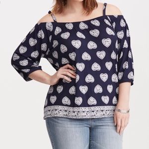 Navy cold shoulder heart print 💙 2x